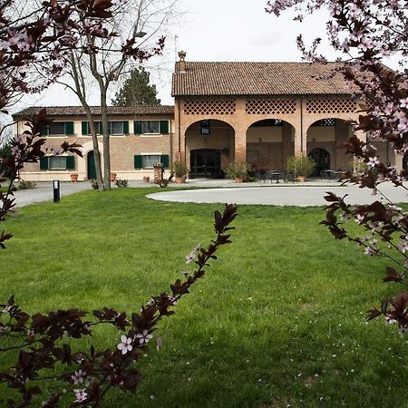 Agriturismo Tenuta Casteldardo Besenzone Exterior photo